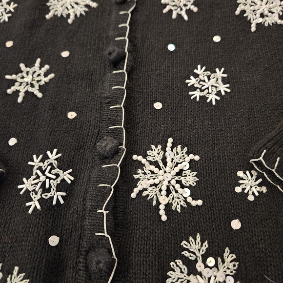 White Stag Size S Embroidered Sequin Winter Snowflakes Black Cardigan Button - Picture 3 of 8